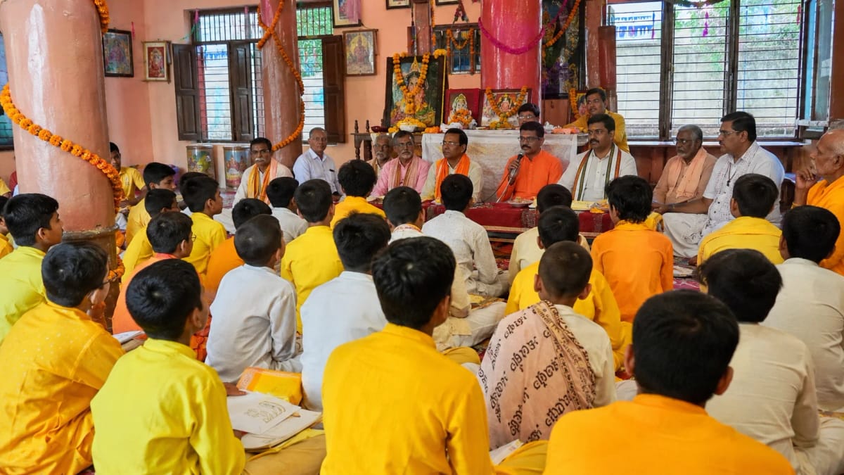 बांदकपुर में संस्कृत सप्ताह का हुआ समापन, संस्कृत संरक्षण और भारतीय संस्कृति से जुड़ने का लिया संकल्प