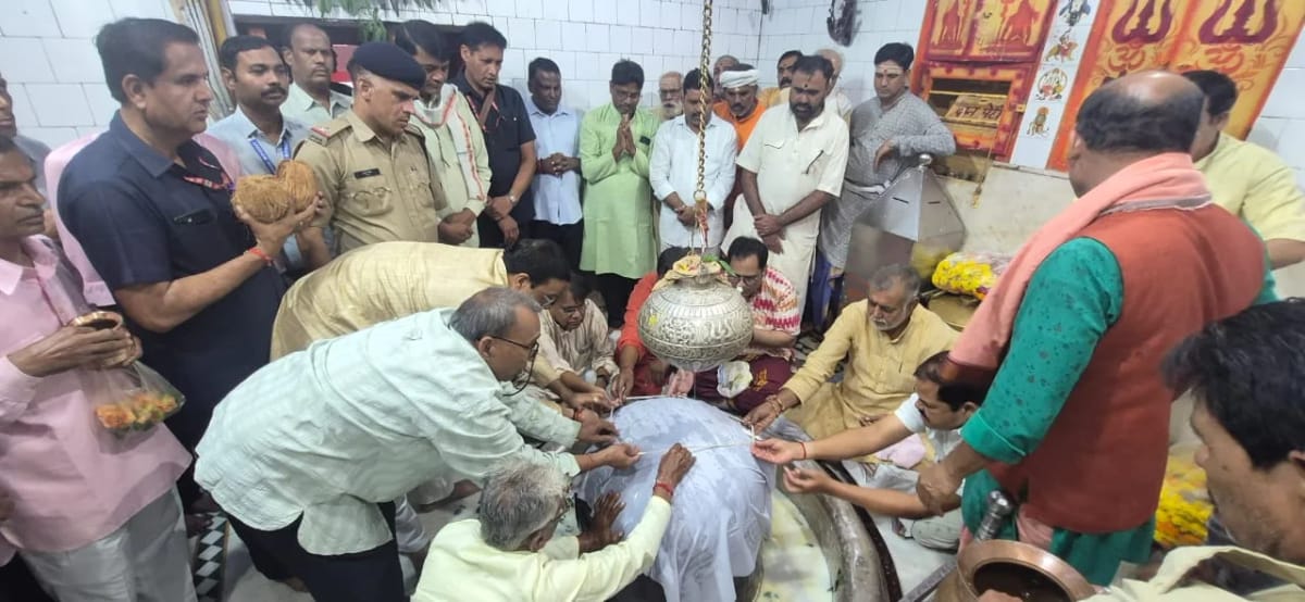 बांदकपुर पहुंचे मंत्री प्रहलाद सिंह पटेल, श्री जागेश्वर नाथ महादेव मंदिर में किया पूजन-अर्चन