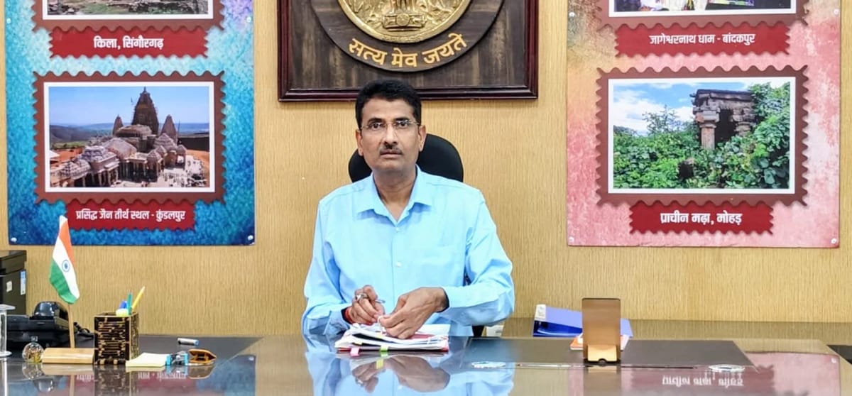 कलेक्टर प्रताप नारायण यादव की अपील: ‘सड़क से गौशाला की ओर’ अभियान में करें सहयोग, गौवंश और सड़क सुरक्षा दोनों बचाएं